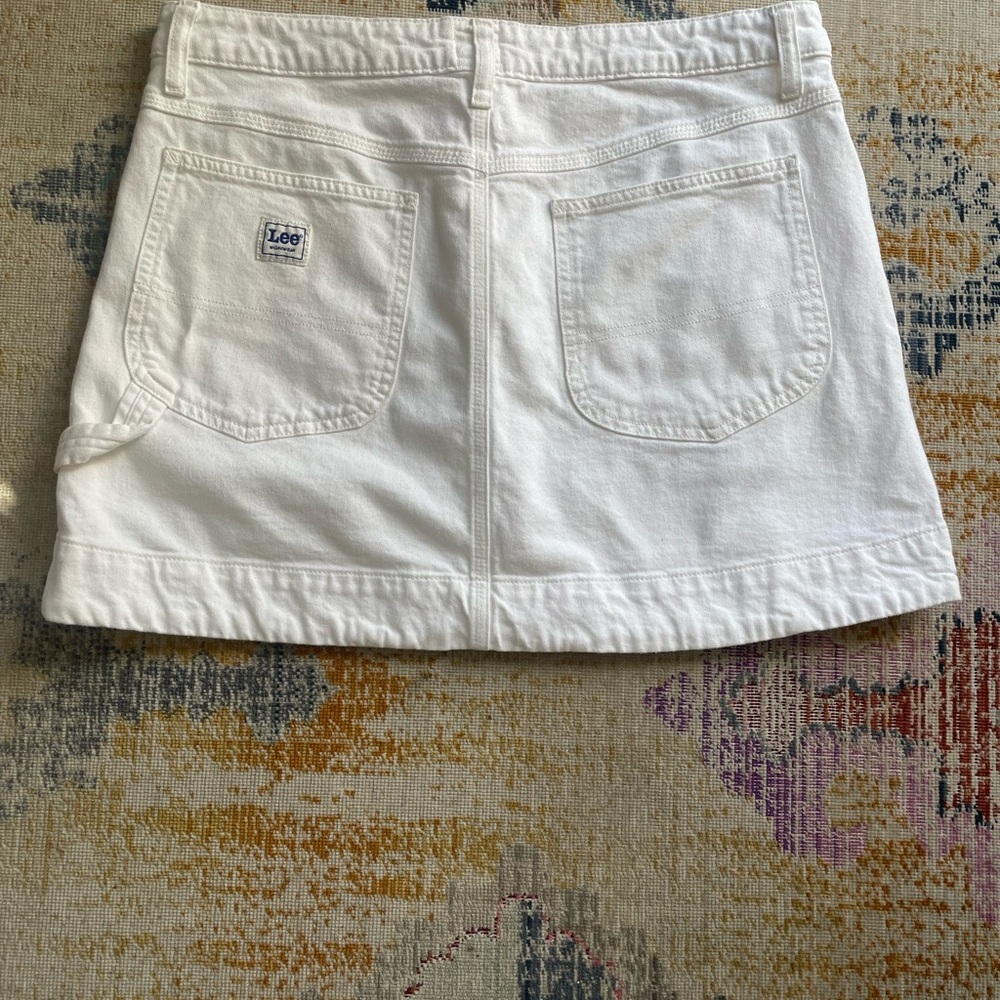 Lee Heritage Workwear White Jean High Rise Mini Cargo Skirt
Sz 12M - Picture 3 of 7